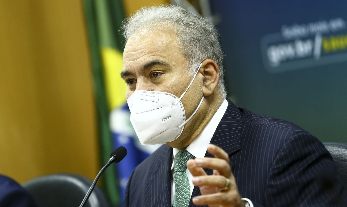 Governo reduz para 7 dias isolamento de pacientes com covid-19 Liberação, no entanto, está condicionada à ausência de sintomas.